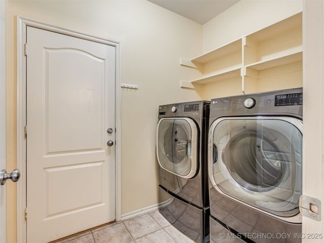 203 E 125th Place S, Jenks, OK 74037