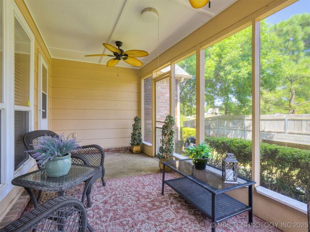 203 E 125th Place S, Jenks, OK 74037