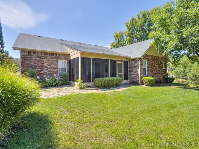 203 E 125th Place S, Jenks, OK 74037