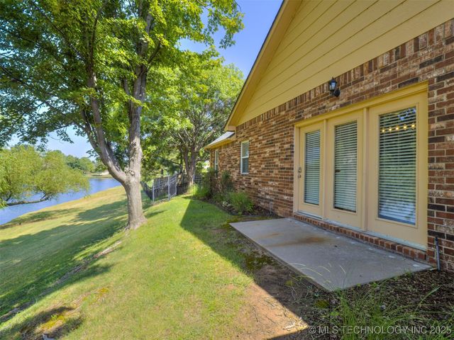 203 E 125th Place S, Jenks, OK 74037