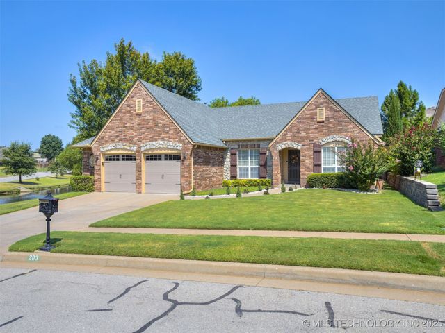 203 E 125th Place S, Jenks, OK 74037