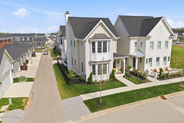 6222 St Bernadette Ave, Prospect, KY 40059