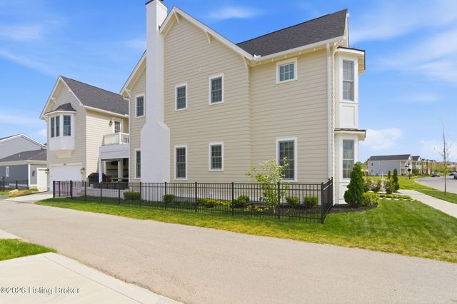 6222 St Bernadette Ave, Prospect, KY 40059