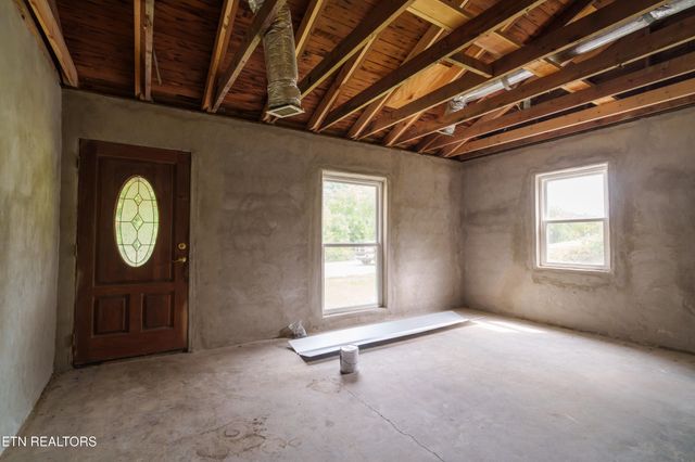 23 S Carter St, Sparta, TN 38583