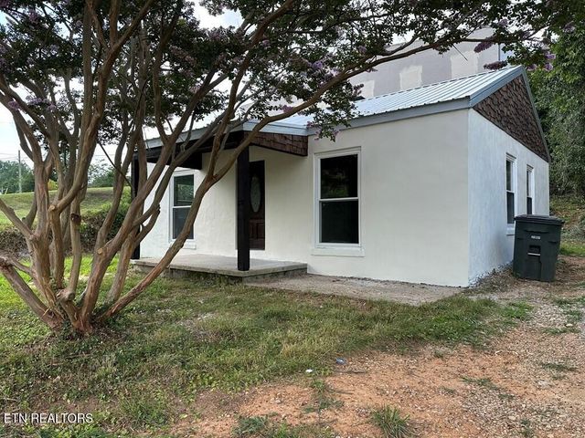 23 S Carter St, Sparta, TN 38583