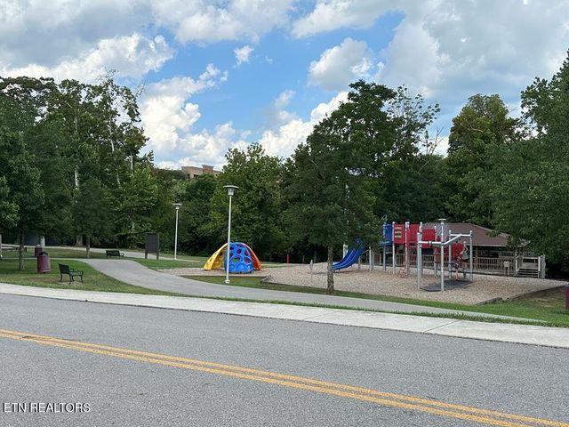 23 S Carter St, Sparta, TN 38583