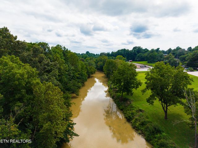 23 S Carter St, Sparta, TN 38583