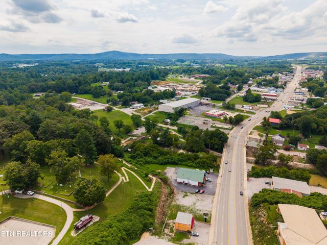 23 S Carter St, Sparta, TN 38583