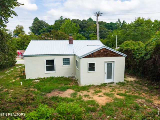 23 S Carter St, Sparta, TN 38583