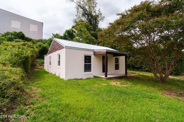 23 S Carter St, Sparta, TN 38583