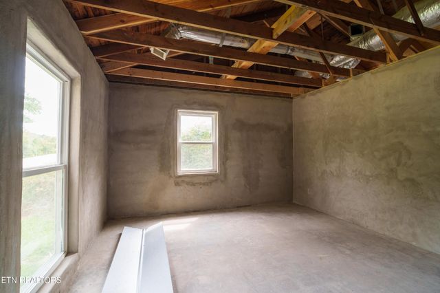 23 S Carter St, Sparta, TN 38583