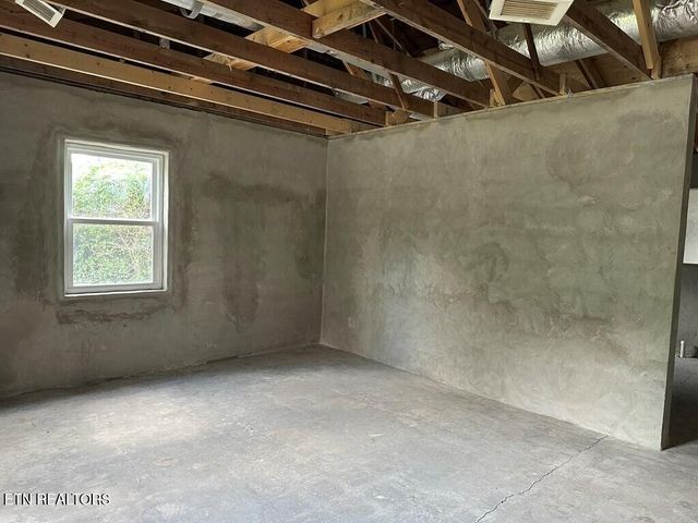 23 S Carter St, Sparta, TN 38583