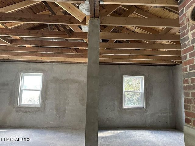 23 S Carter St, Sparta, TN 38583