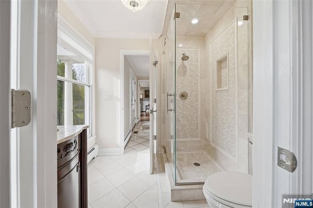 19 Blueberry Court, Mahwah, NJ 07430