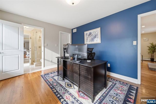 19 Blueberry Court, Mahwah, NJ 07430