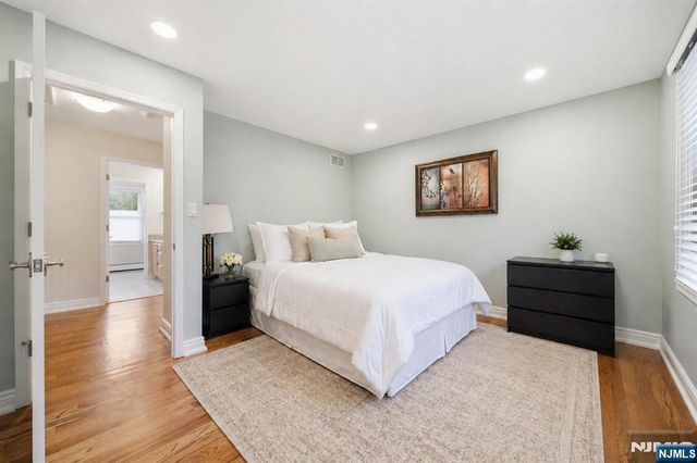 19 Blueberry Court, Mahwah, NJ 07430