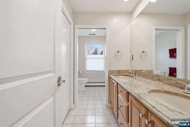 19 Blueberry Court, Mahwah, NJ 07430