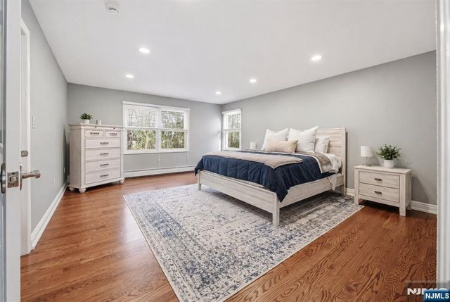 19 Blueberry Court, Mahwah, NJ 07430