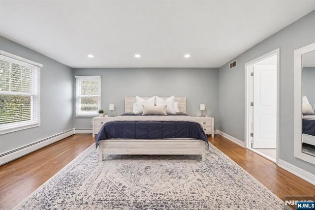 19 Blueberry Court, Mahwah, NJ 07430