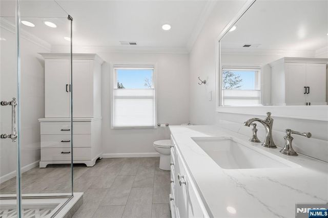 19 Blueberry Court, Mahwah, NJ 07430