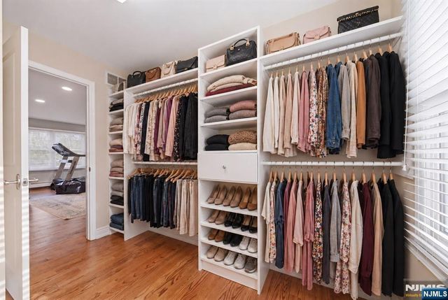 19 Blueberry Court, Mahwah, NJ 07430