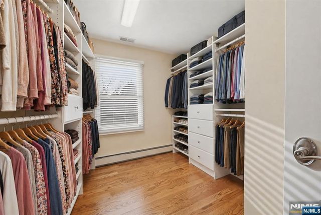 19 Blueberry Court, Mahwah, NJ 07430