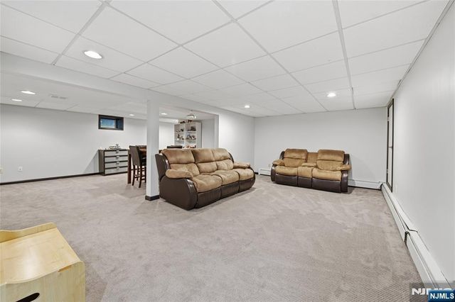 19 Blueberry Court, Mahwah, NJ 07430