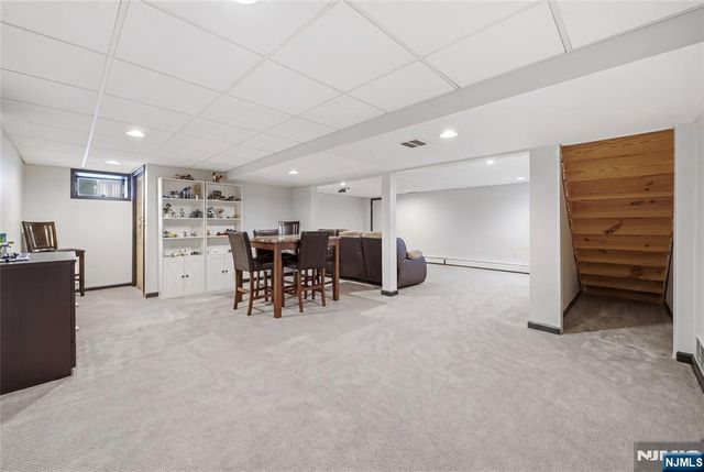 19 Blueberry Court, Mahwah, NJ 07430