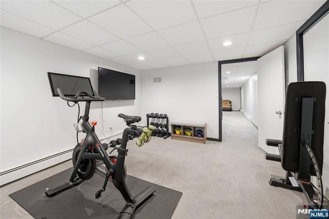 19 Blueberry Court, Mahwah, NJ 07430