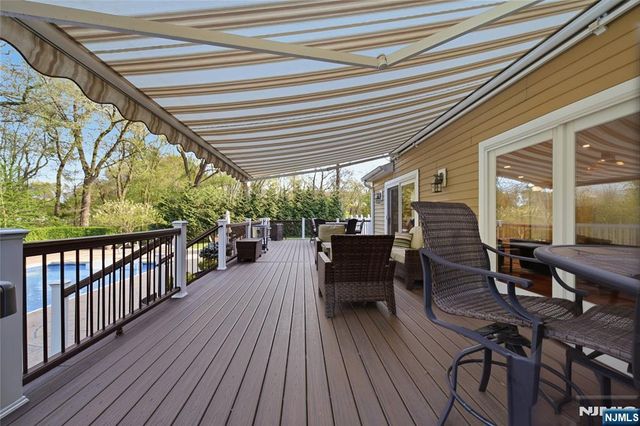 19 Blueberry Court, Mahwah, NJ 07430