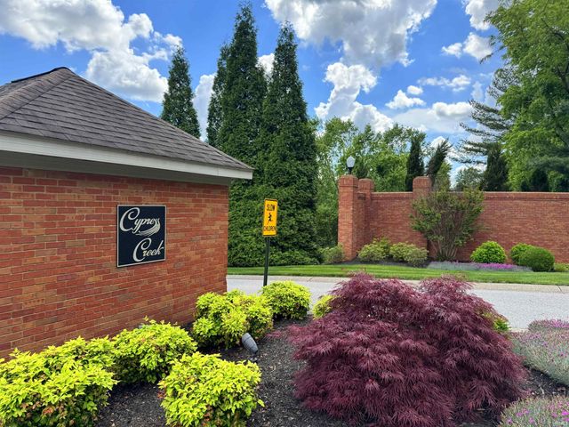 10901 Live Oak Court, Evansville, IN 47725