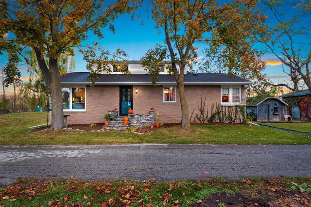 4132 BAYSIDE ROAD, Suamico, WI 54173