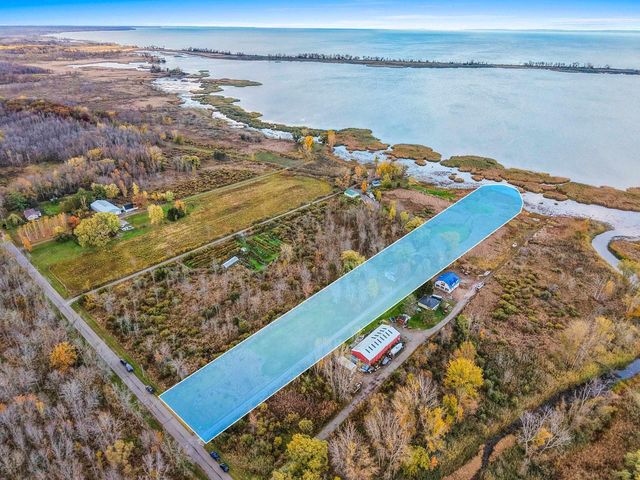 4132 BAYSIDE ROAD, Suamico, WI 54173