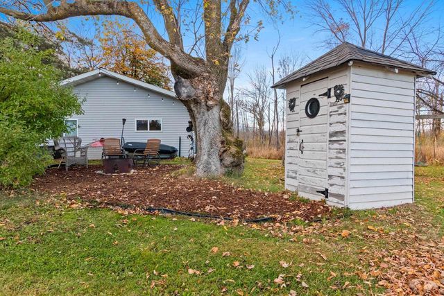 4132 BAYSIDE ROAD, Suamico, WI 54173