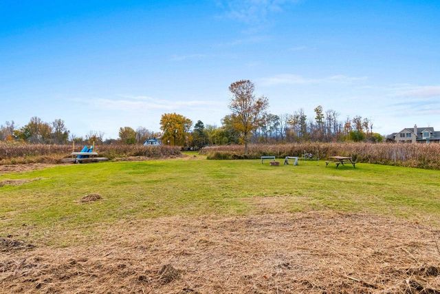 4132 BAYSIDE ROAD, Suamico, WI 54173