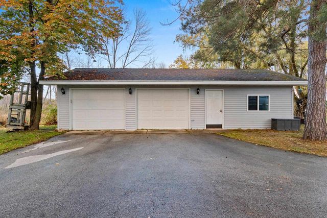 4132 BAYSIDE ROAD, Suamico, WI 54173