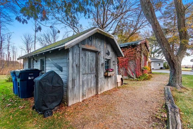 4132 BAYSIDE ROAD, Suamico, WI 54173