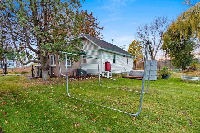 4132 BAYSIDE ROAD, Suamico, WI 54173