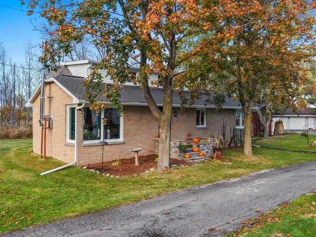 4132 BAYSIDE ROAD, Suamico, WI 54173