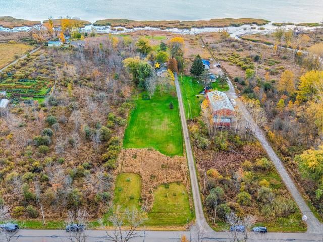 4132 BAYSIDE ROAD, Suamico, WI 54173