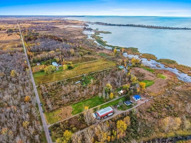 4132 BAYSIDE ROAD, Suamico, WI 54173