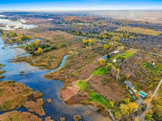 4132 BAYSIDE ROAD, Suamico, WI 54173