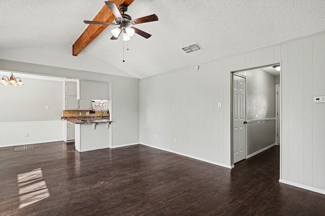 6204 Brookside Drive, Watauga, TX 76148