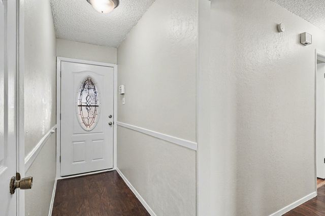 6204 Brookside Drive, Watauga, TX 76148