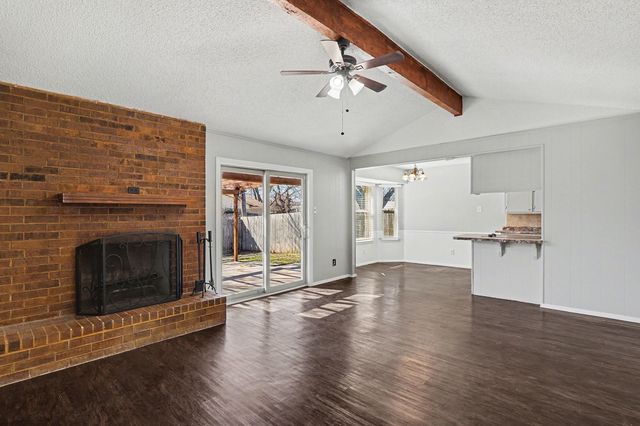 6204 Brookside Drive, Watauga, TX 76148