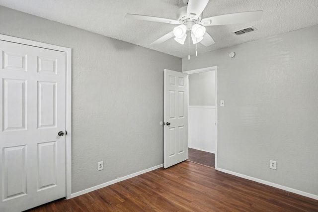 6204 Brookside Drive, Watauga, TX 76148