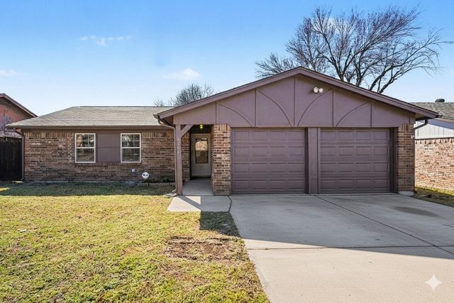 6204 Brookside Drive, Watauga, TX 76148