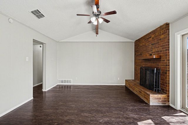 6204 Brookside Drive, Watauga, TX 76148