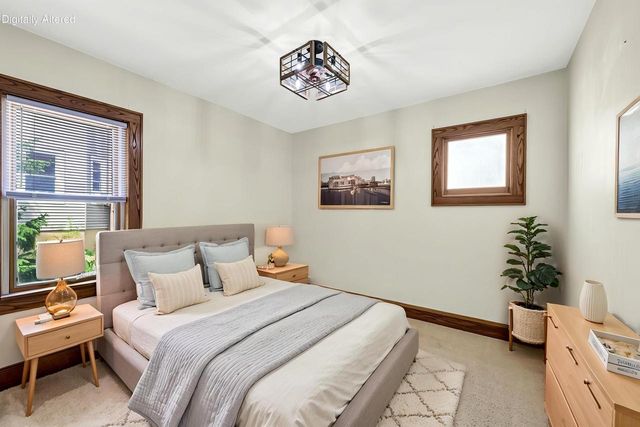 1618 E Newport AVENUE, Milwaukee, WI 53211