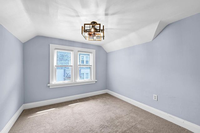 1618 E Newport AVENUE, Milwaukee, WI 53211